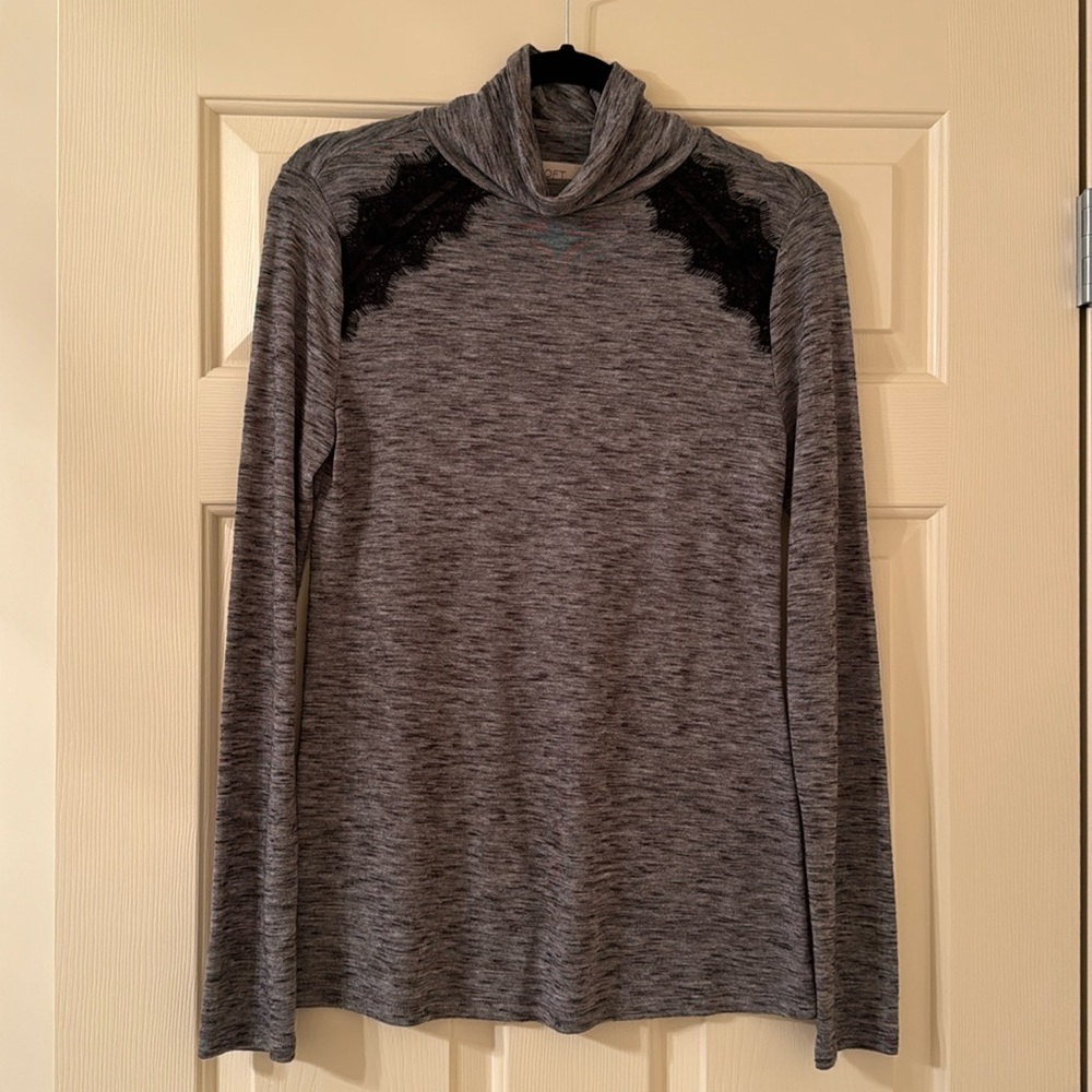 Loft long sleeve tee, size small
